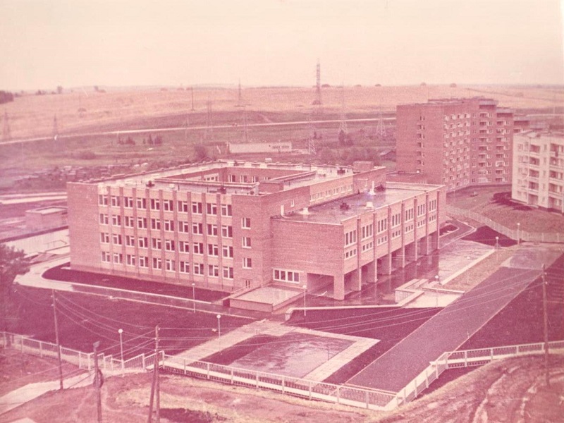 Здание школы №6 в 1982